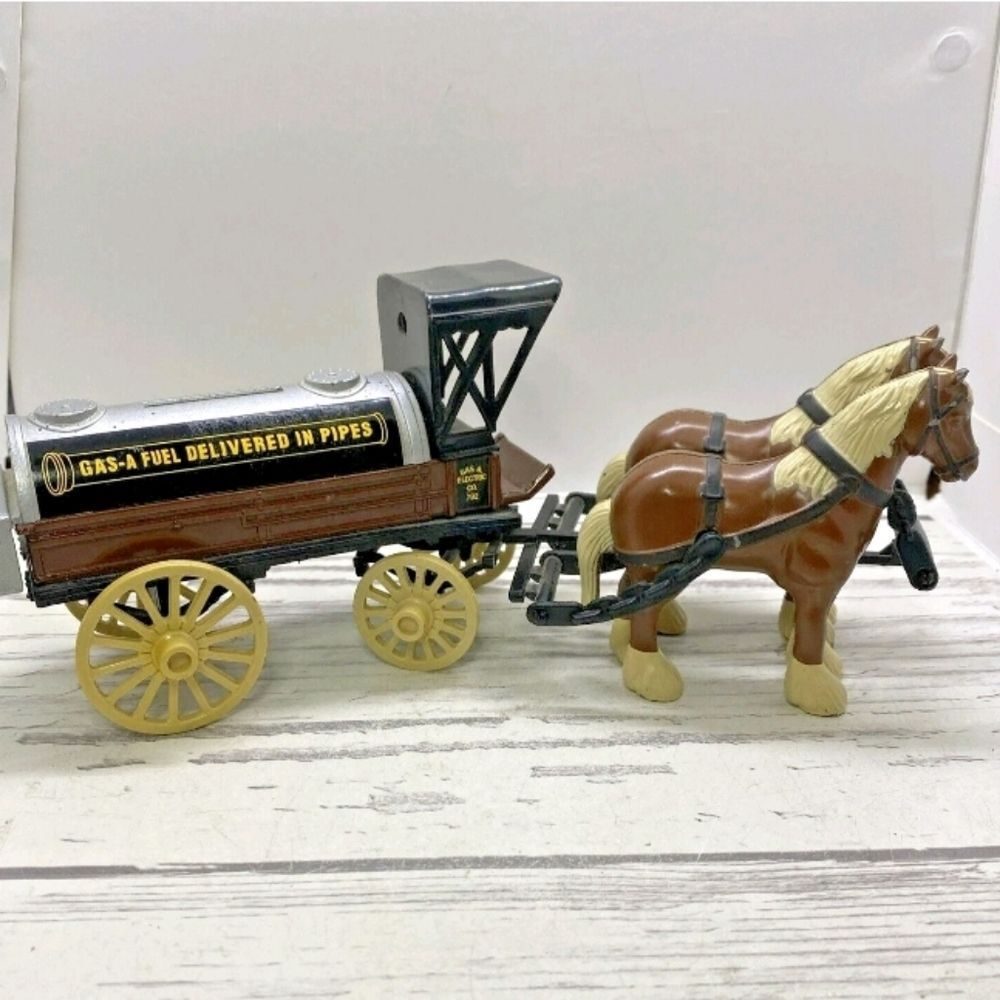 ERTL HORSE DRAWN Gas-A Fuel Tanker Wagon Locking Coin Bank VINTAGE 1990S
